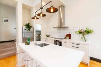 2/235 Adelaide Road, Newtown