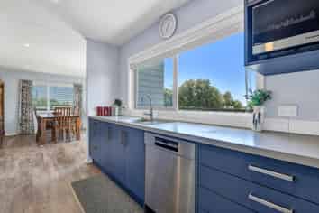 43 Carrs Road, URENUI