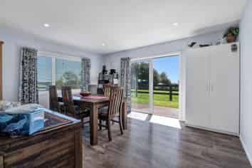 43 Carrs Road, URENUI