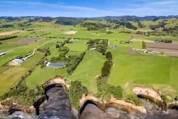 43 Carrs Road, URENUI