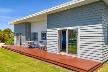 43 Carrs Road, URENUI