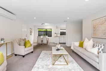 2/4 Altona Road, Forrest Hill