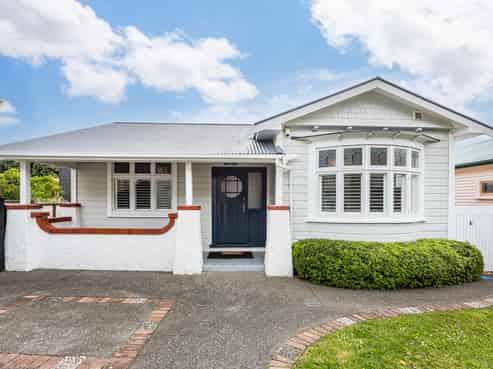 108 Clyde Street, Island Bay