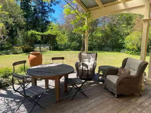 697 Leader Road East, Cheviot