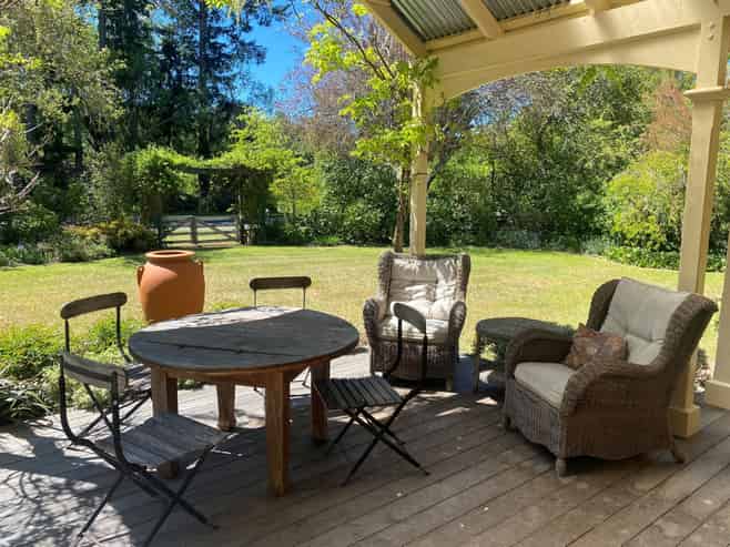 697 Leader Road East, Cheviot