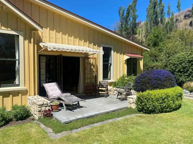 697 Leader Road East, Cheviot