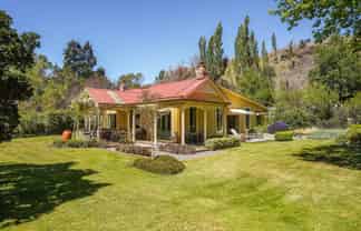 697 Leader Road East, Cheviot