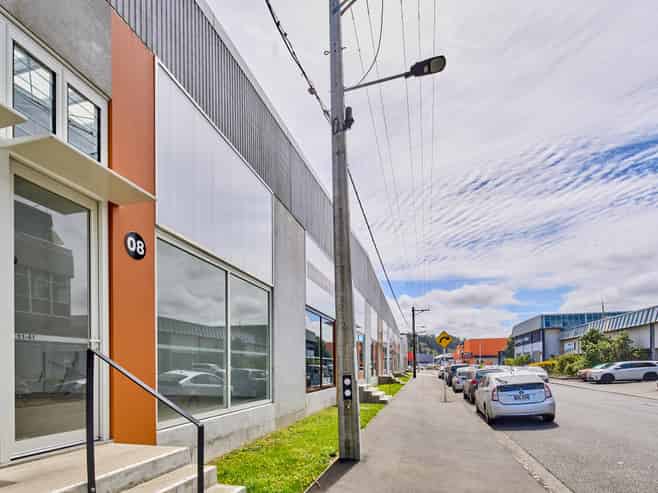High-Profile Retail Unit In Petone