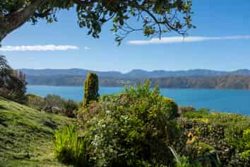 70 Nevay Road, Karaka Bays