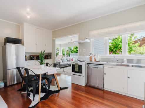 40 Enderley Avenue, Enderley