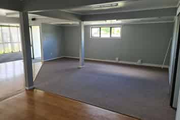 Prime, high-traffic location!