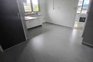 Prime, high-traffic location!