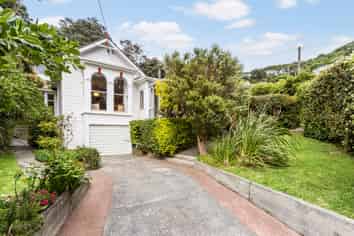 1 Valley Street, Island Bay