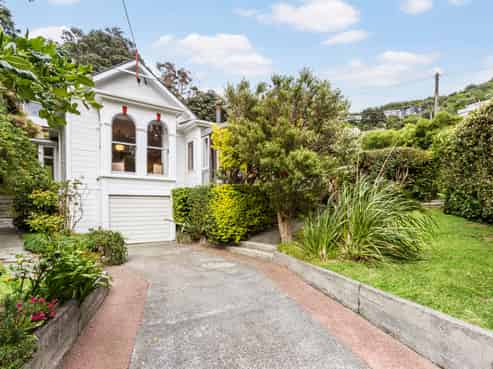 1 Valley Street, Island Bay