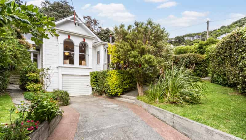 1 Valley Street, Island Bay