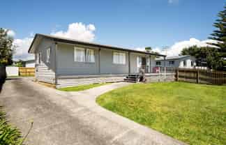 6 Lagoon Place, Poike