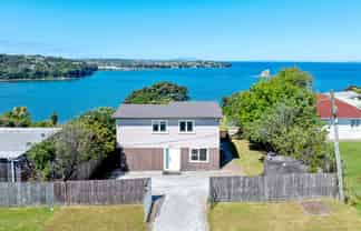 81 Tiri Road, Matakatia