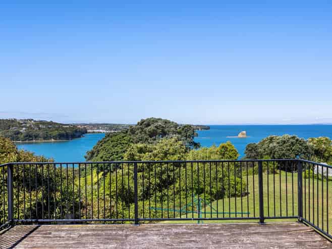 81 Tiri Road, Matakatia