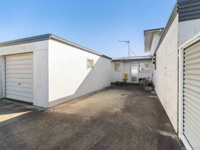 Flat 2/204B Marine Parade, Mount Maunganui