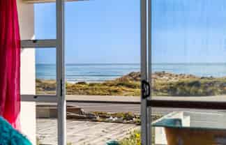 Flat 2/204B Marine Parade, Mount Maunganui