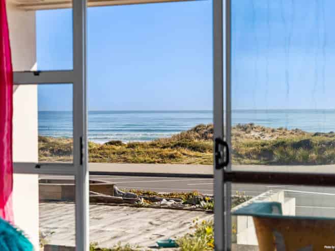 Flat 2/204B Marine Parade, Mount Maunganui