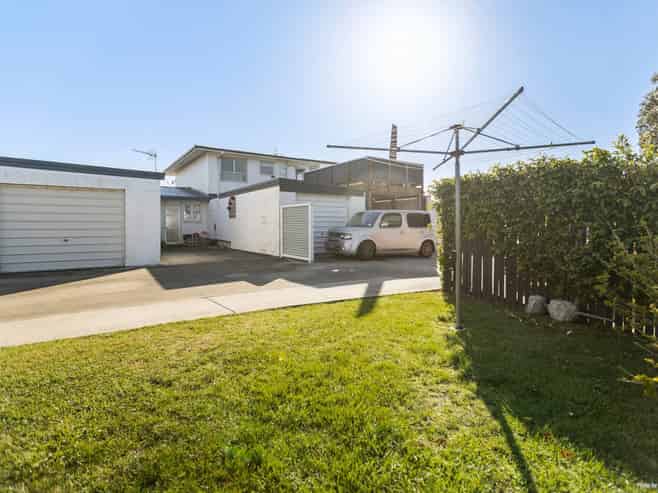 Flat 2/204B Marine Parade, Mount Maunganui
