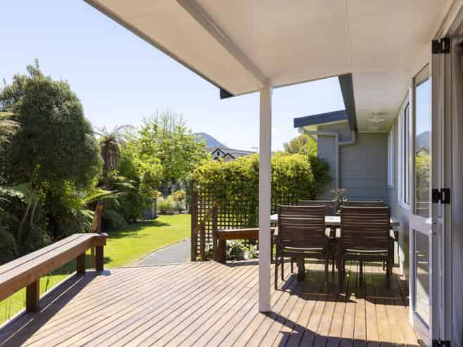 8 Haines Grove, Rainbow Point