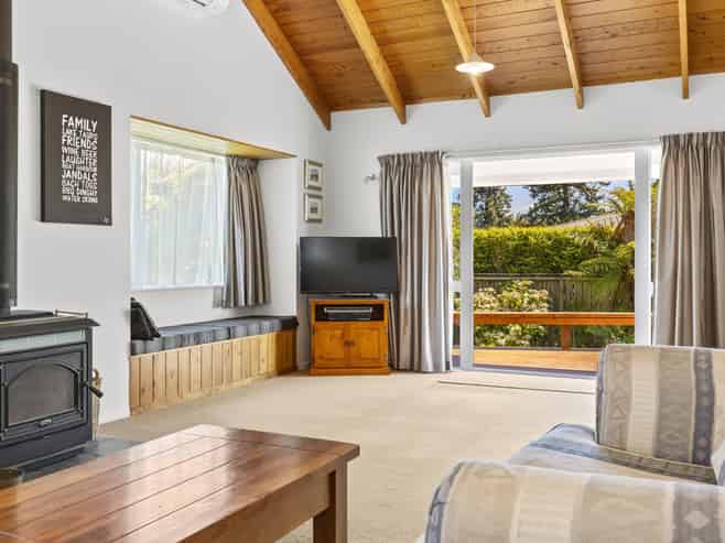 8 Haines Grove, Rainbow Point