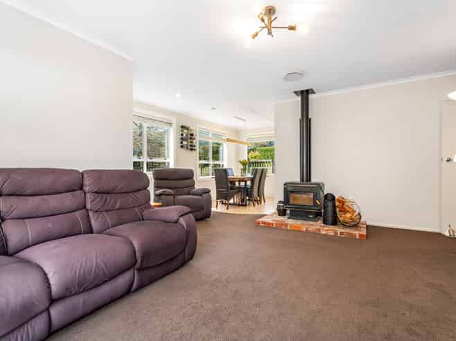 52 Katherine Mansfield Drive, Whitemans Valley