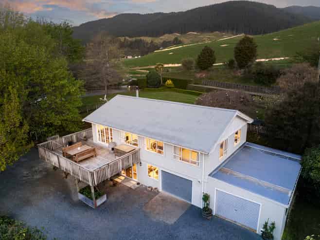 52 Katherine Mansfield Drive, Whitemans Valley