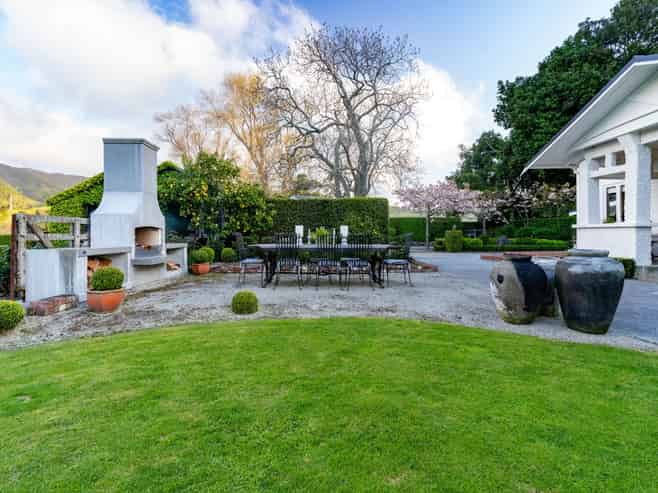 132 South Manakau Road , Manakau