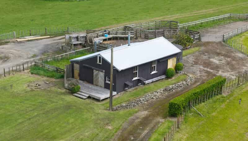 132 South Manakau Road , Manakau
