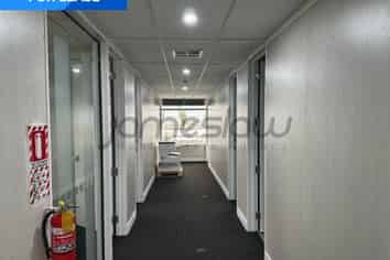 Modern Level 1 Office – Rosedale Hub