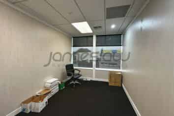 Modern Level 1 Office – Rosedale Hub