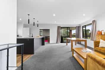 37 Mike Smith Drive, Cambridge