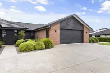 37 Mike Smith Drive, Cambridge