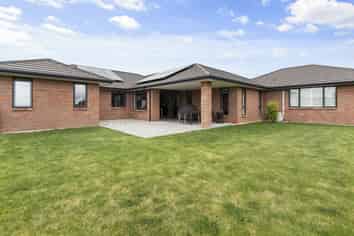 37 Mike Smith Drive, Cambridge