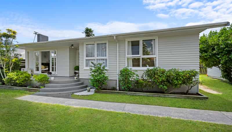 8A White Road, Manurewa