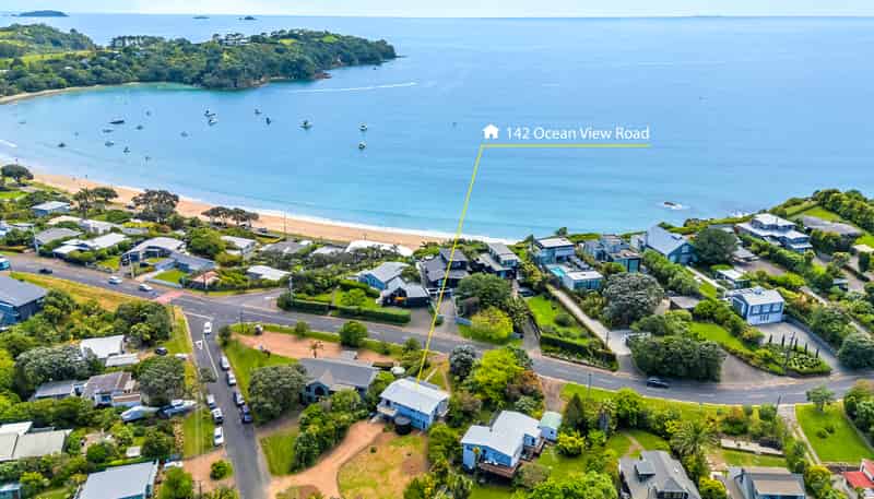 142 Ocean View Road, Oneroa