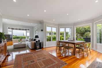 43 Nicholson Road, Khandallah