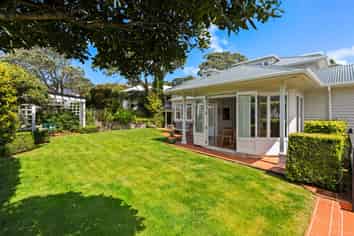 43 Nicholson Road, Khandallah