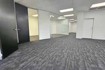 Morden 183sqm office with all you need