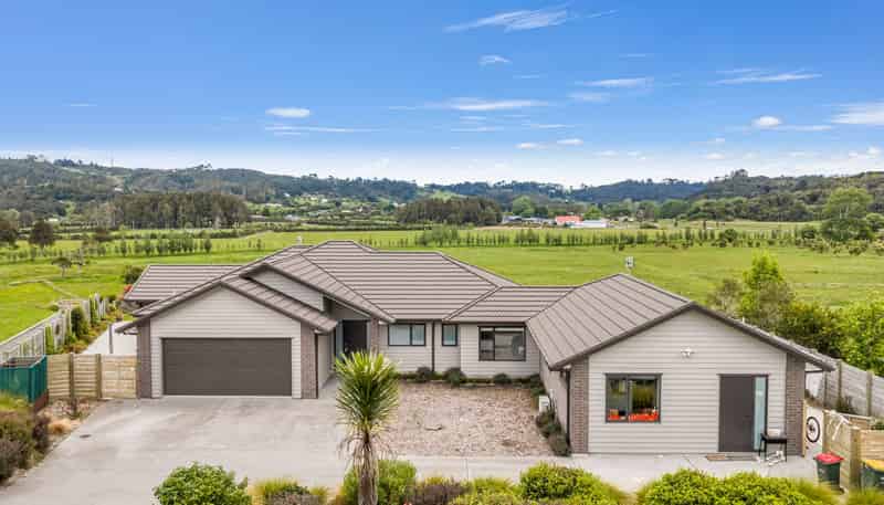 8 Awatiro Drive, Kaukapakapa