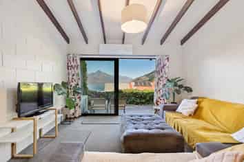 10/14 Malaghan Street, Queenstown