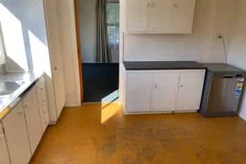 27 Reynolds Street, Taita