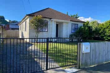 27 Reynolds Street, Taita