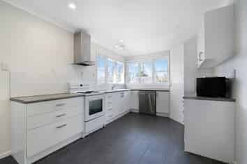 93 Rosier Road, Glen Eden