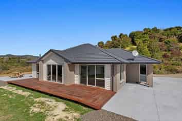 6B Coast View Road, Tirohanga