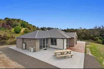 6B Coast View Road, Tirohanga
