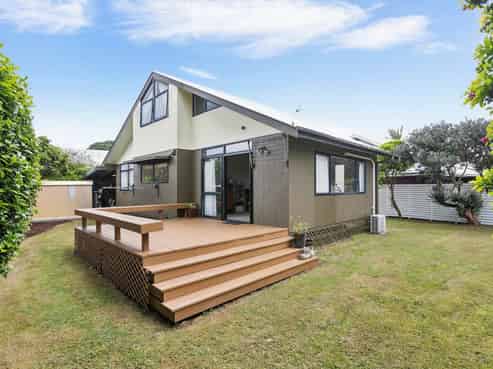 9/25A Beach Road, Te Atatu Peninsula
